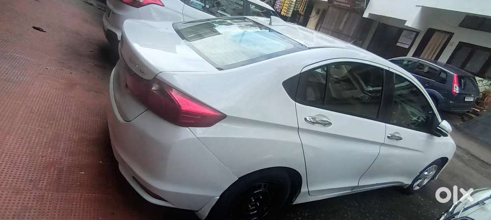 Honda City V At Sunroof I-vtec, 2016, Petrol