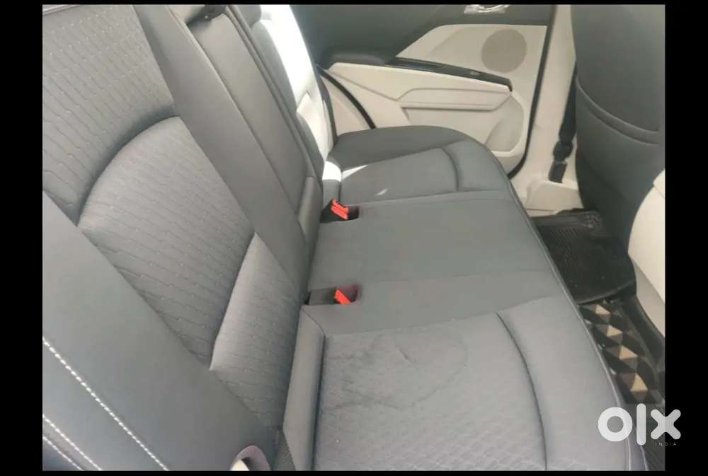 Mahindra Xuv300-w8 2019 Dual-tone