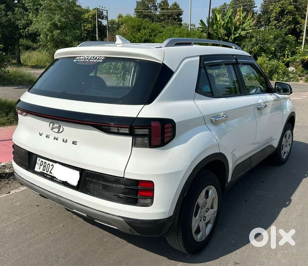 Hyundai Venue Petrol 2023