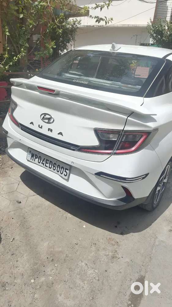 Hyundai Aura 2022 Petrol 41000 Km  Services Centre ,armrest,sunshades