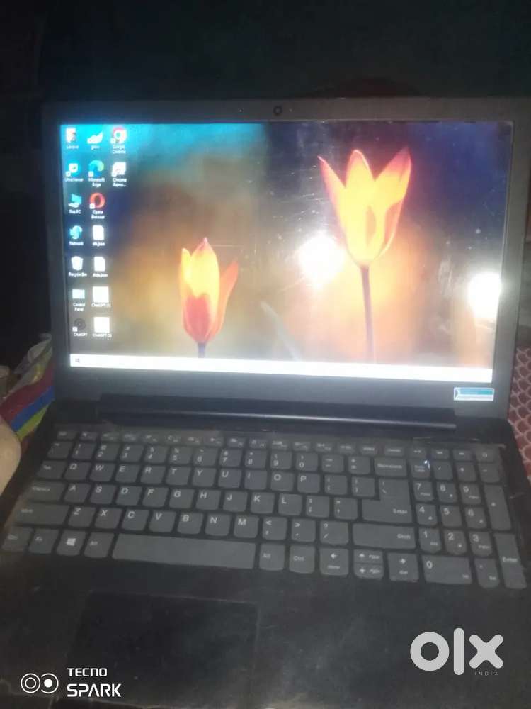 *Company = Lenovo*
*Windows 10*
*Screen 15.6 inch*
*8 RAM 256GB SSD*