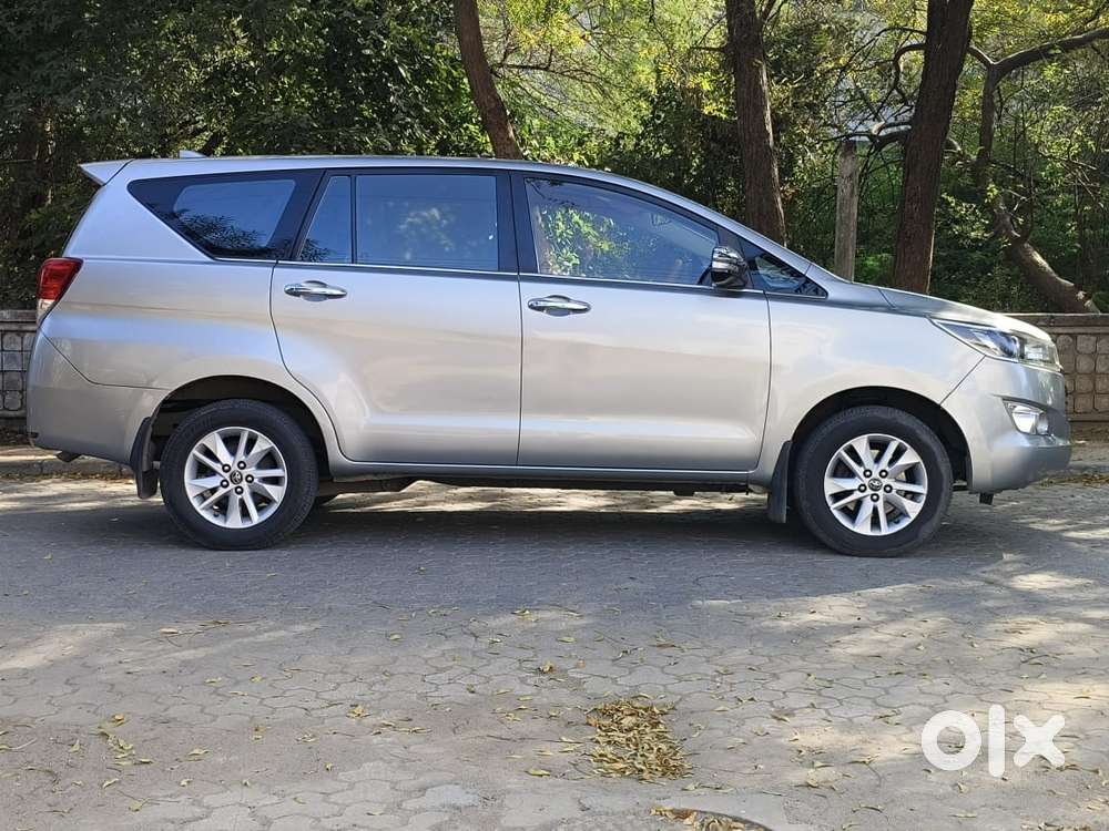 Toyota Innova Crysta 2.8z Automatic, 2017