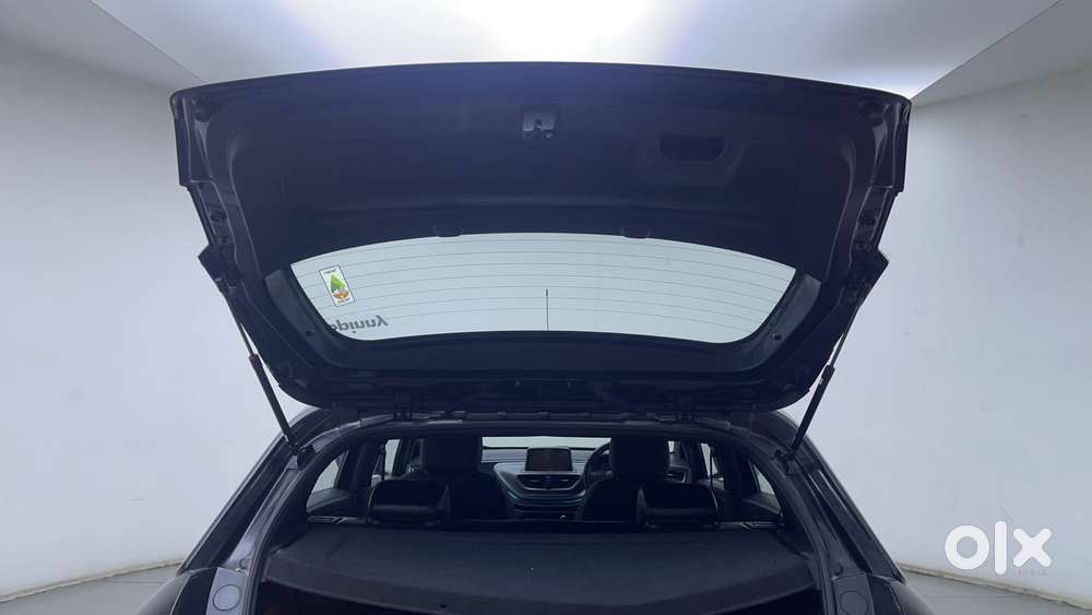 Tata Altroz 1.2 Xz Plus Dark Edition, 2023, Petrol