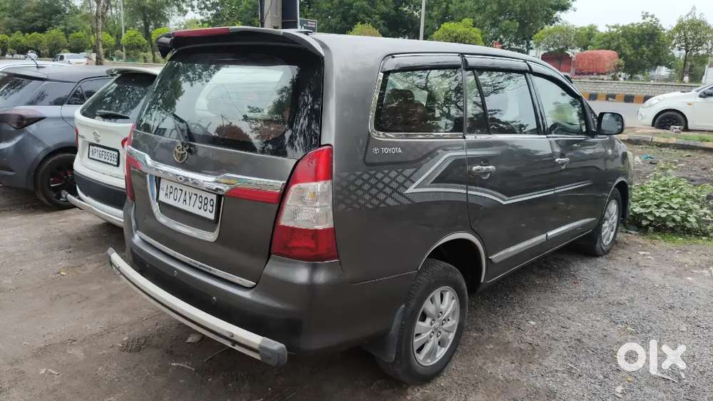 Toyota Innova 2.5 V 2010