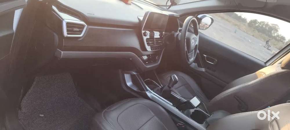 Tata Harrier Top Model New Tyre Model 2021