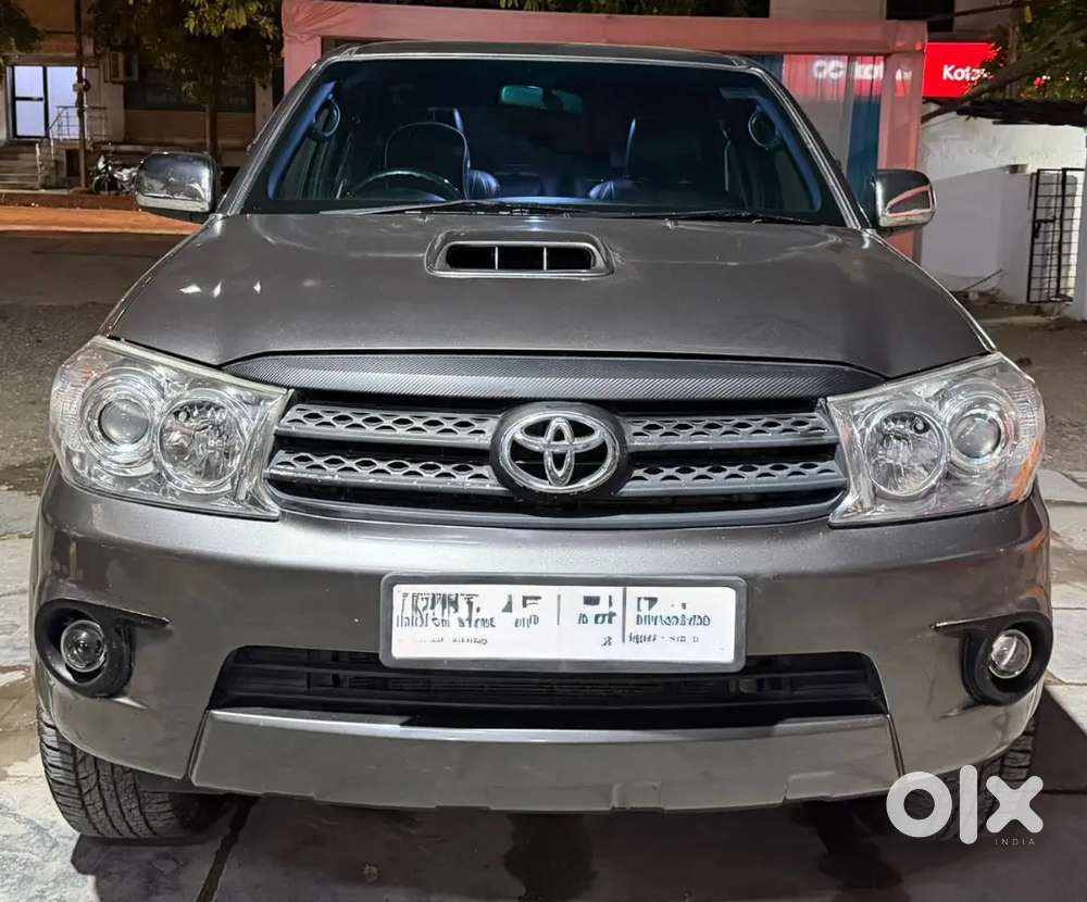 Toyota Fortuner 4x4 Diesel Manual 2011