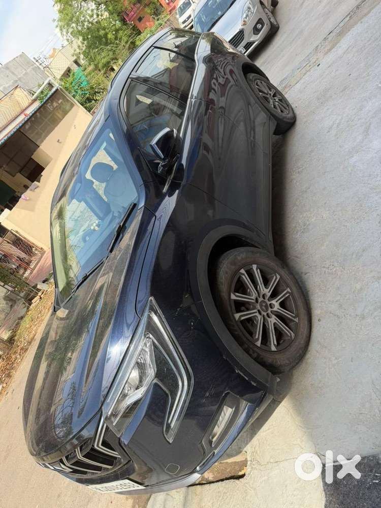 Mahindra Xuv700 2022 Petrol 27000 Km Driven