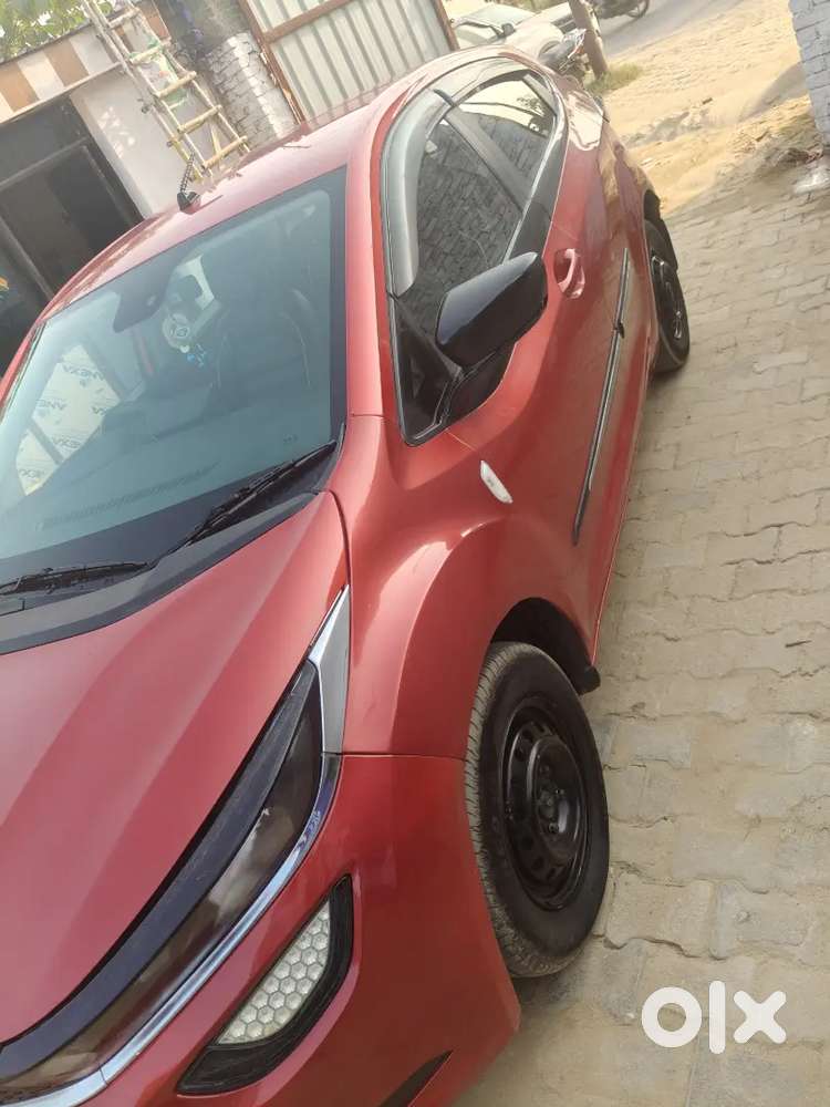 Tata Altroz 1.2 Xe 2021 पेट्रोल