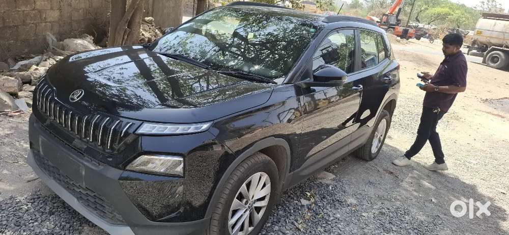 Skoda Kylaq Signature Petrol 2025