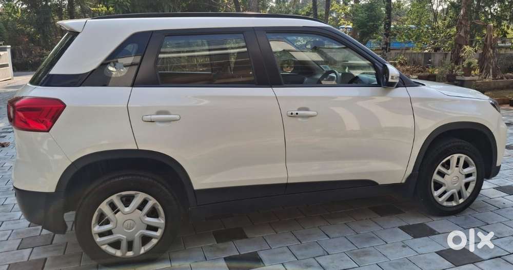 Maruti Suzuki Brezza 1.5 Vxi At Smart Hybrid, 2021, Petrol