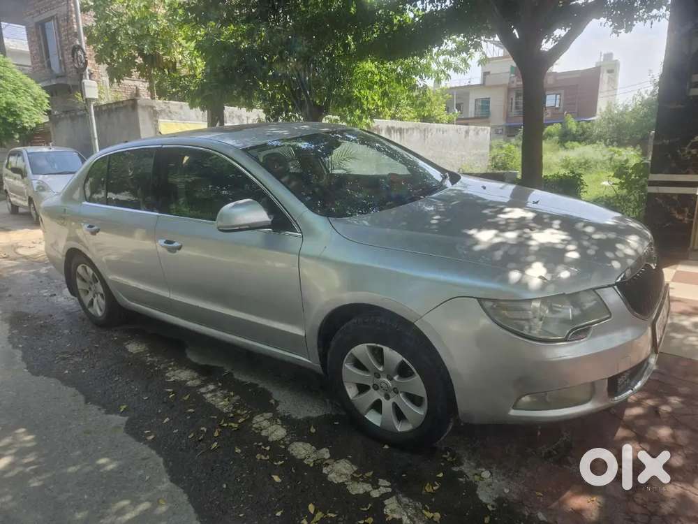 Skoda Superb 2010 Petrol Passing 2030