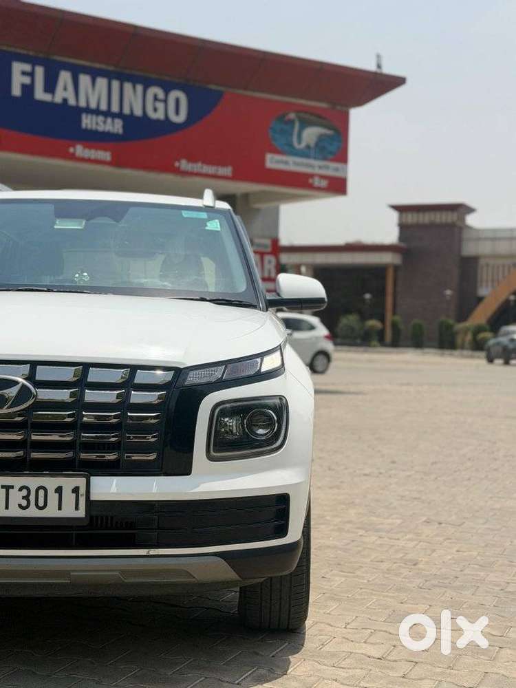 Hyundai Venue Sx(o) 1.0 Turbo Dct Knight Edition, 2024, Petrol