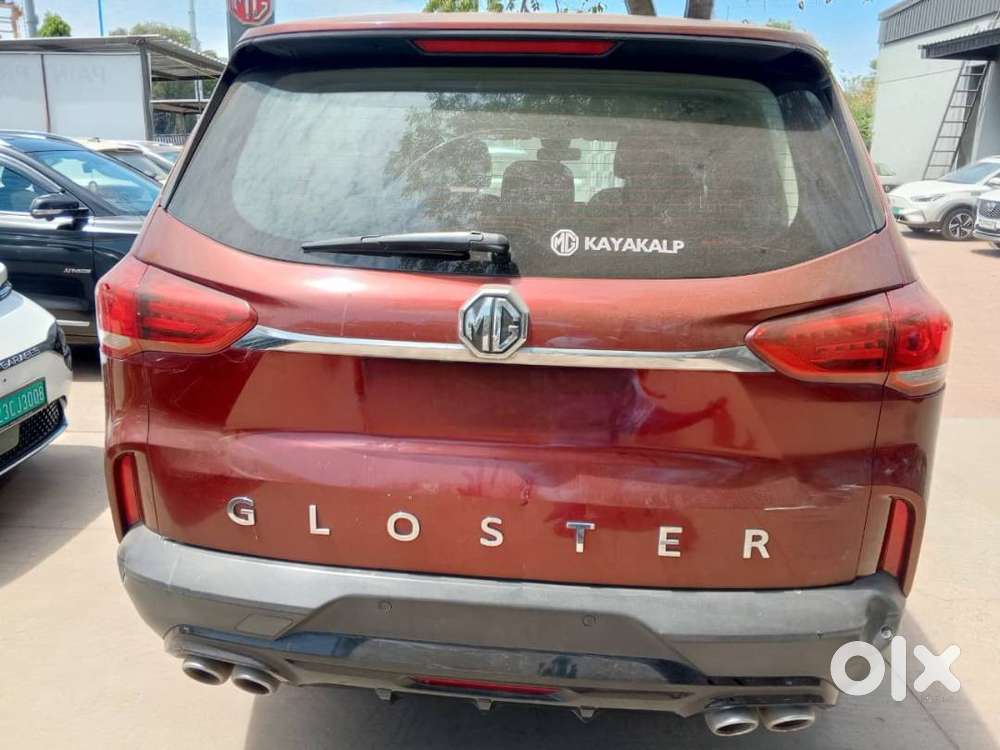 Mg Gloster, 7 Seater Suv 4×2 Super Model ,agate Red Color  Of 5th Year