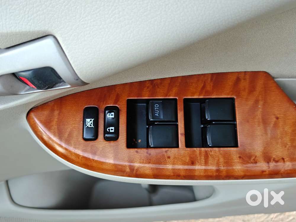 Toyota Corolla Altis 2010-2013 G, 2011, Petrol