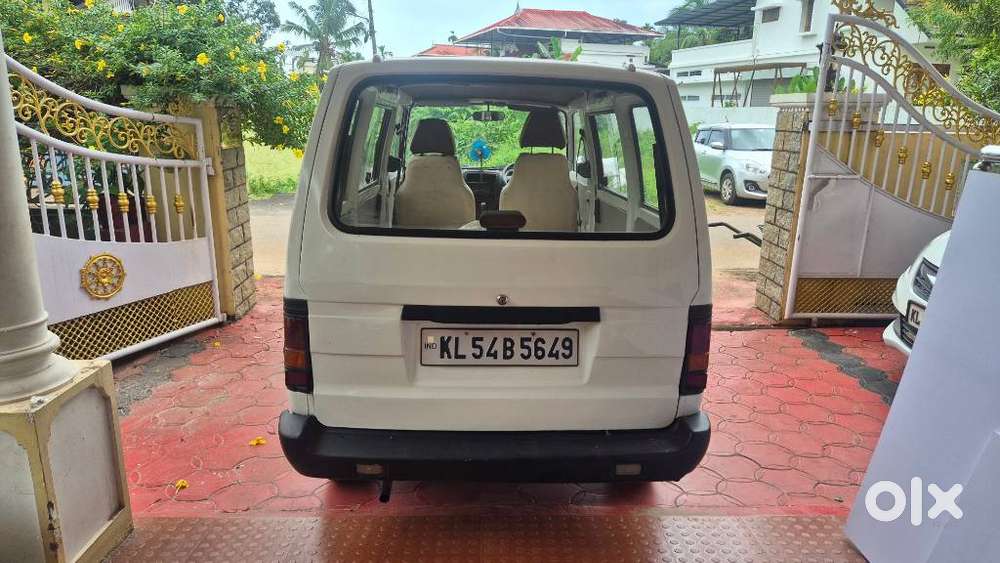 Maruti Suzuki Omni 8 Seater, 2011, Petrol