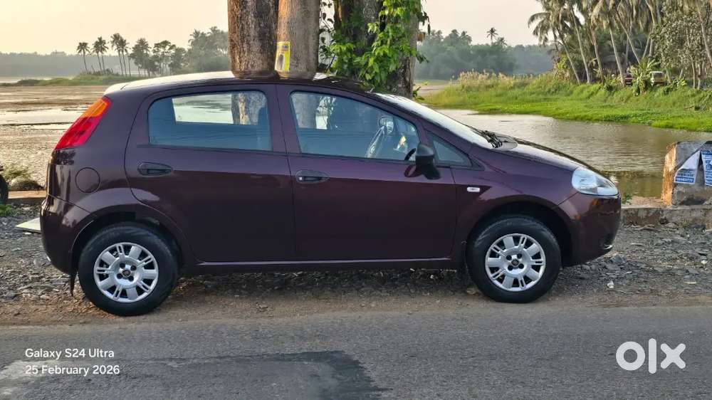 Fiat Grande Punto 2011 Petrol 40000 Km Driven