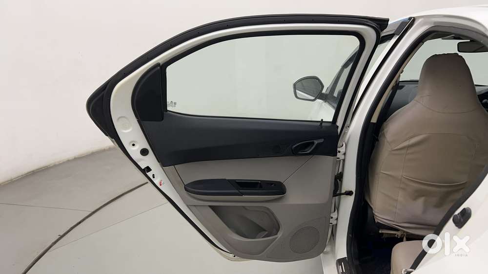 Tata Tiago 1.2 Revotron Xm, 2019, Petrol