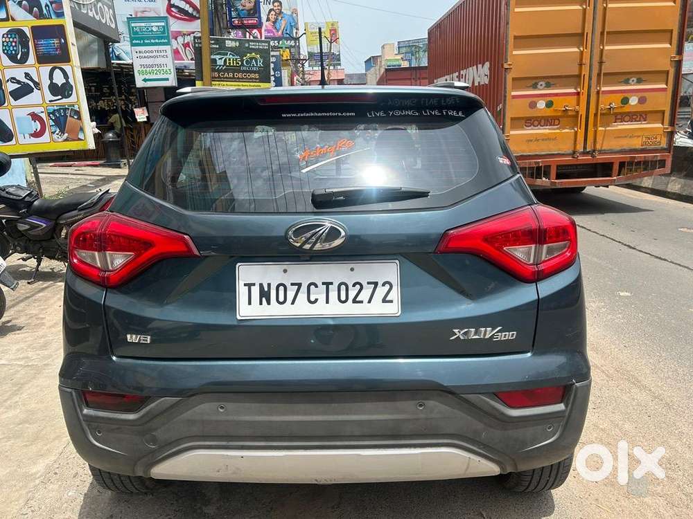Mahindra Xuv300 Petrol Well Maintained
