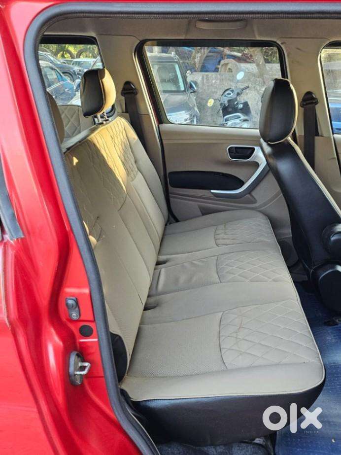 Mahindra Tuv 300 T10, 2018, Diesel
