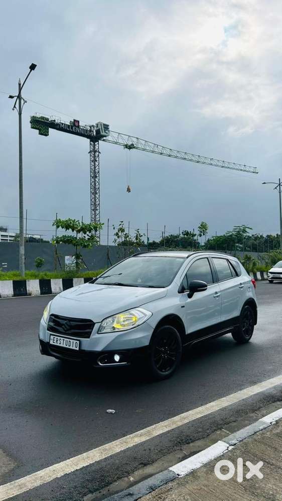 Maruti Suzuki S-cross 2016 Diesel Well Maintained