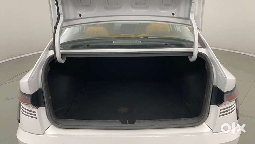 Hyundai Verna 1.5 Sx Petrol Mt, 2023, Petrol