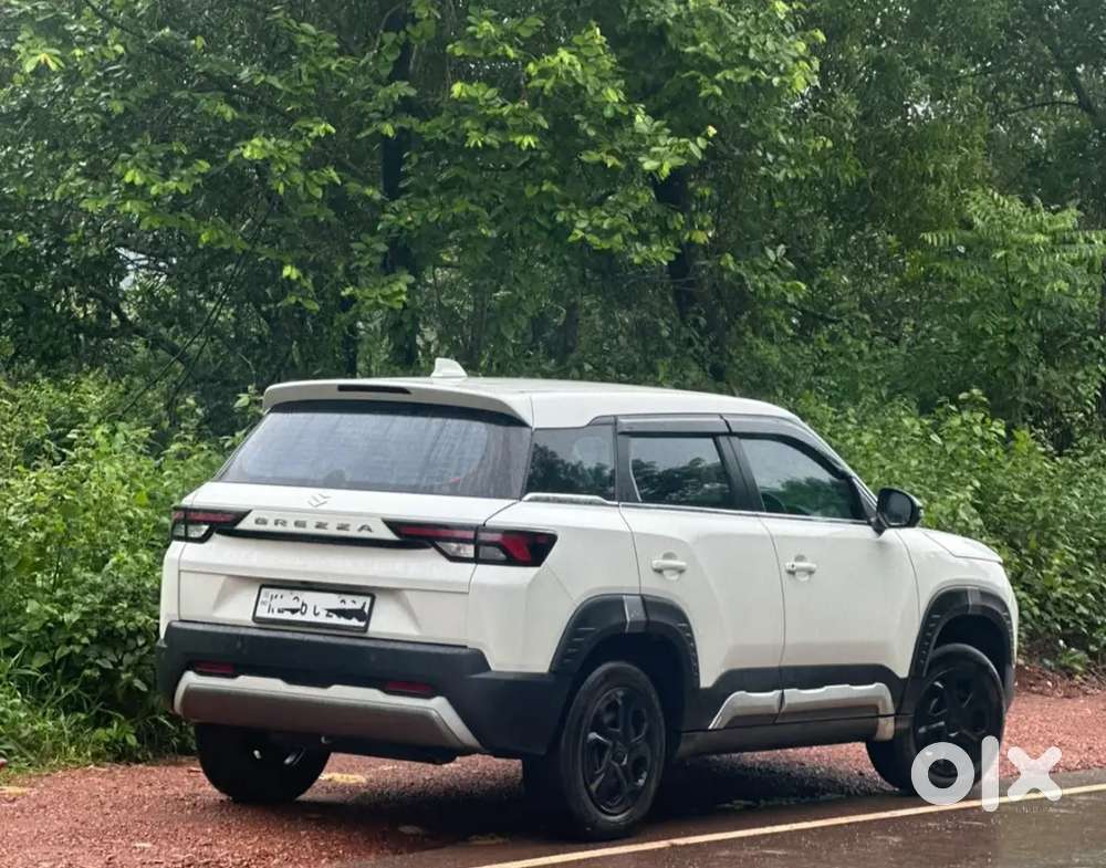 2024 Maruti Suzuki Brezza Vxi At