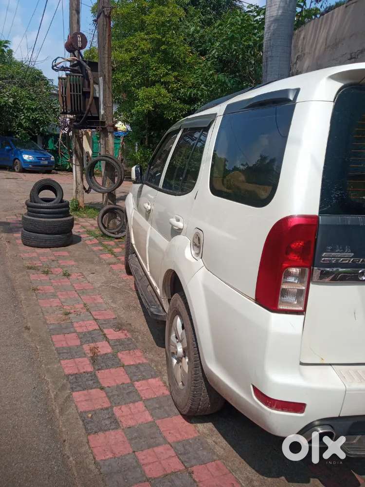 Tata Safari Storme 2013 Diesel 105000 Km Driven