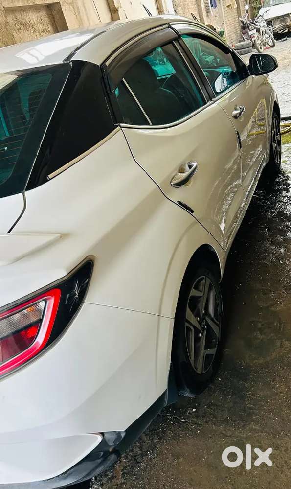 Hyundai Aura 2022 Petrol 85000 Km Driven