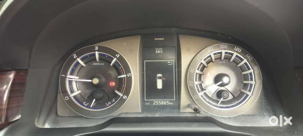 Toyota Innova Crysta 2.4 V 7 Str, 2016, Diesel