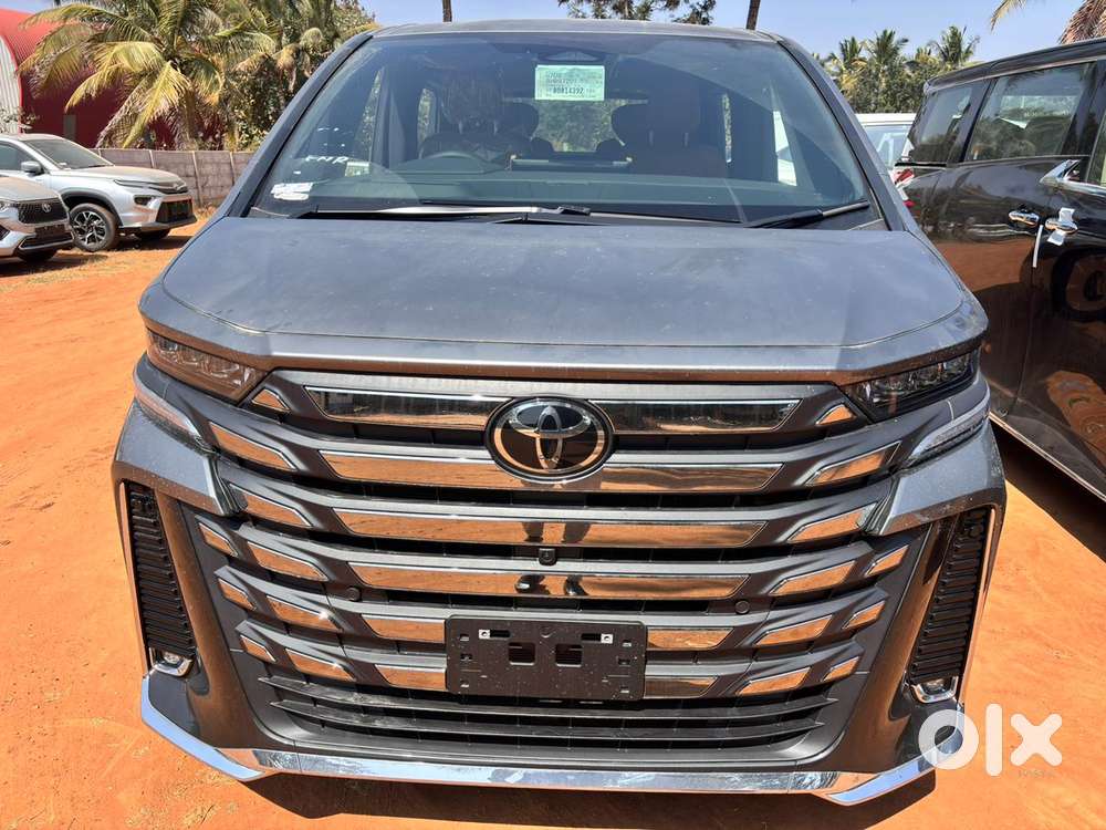 Toyota Vellfire Vip – Executive Lounge, 2026, Petrol