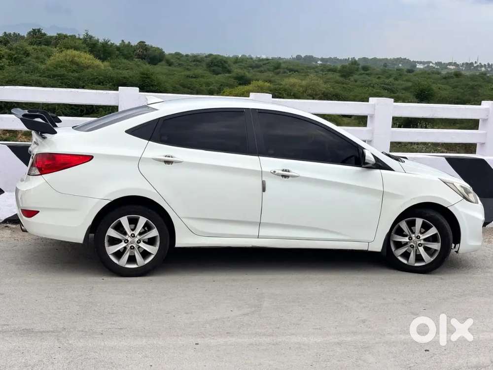 Hyundai Verna 1.6 SX 2012