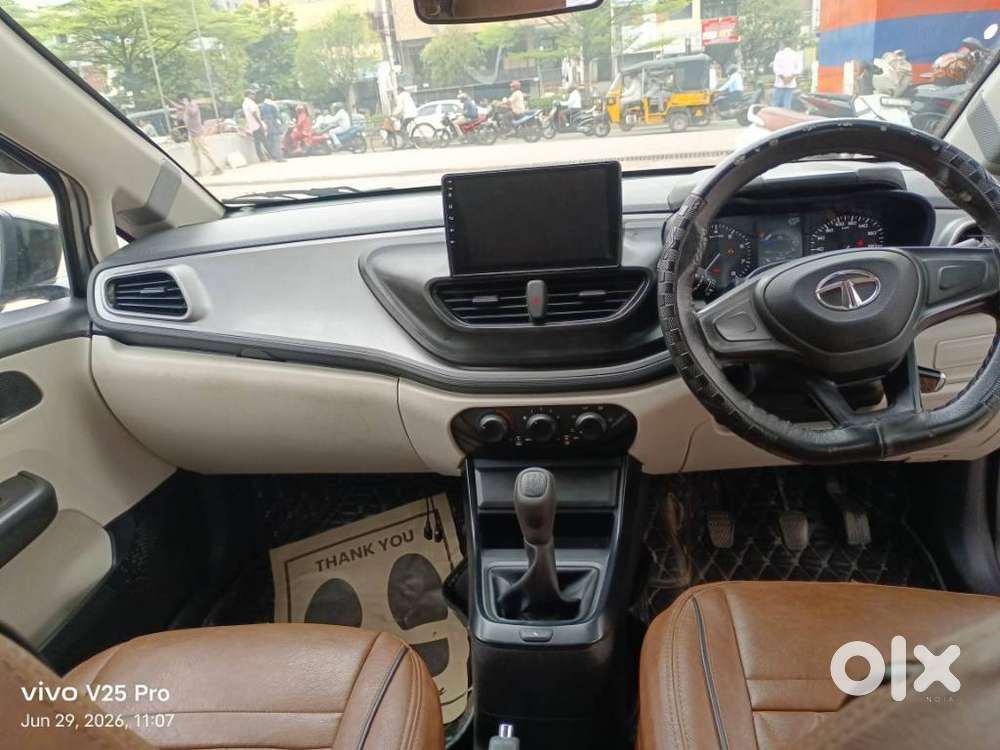Tata Altroz 1.2 Xe, 2021, Petrol