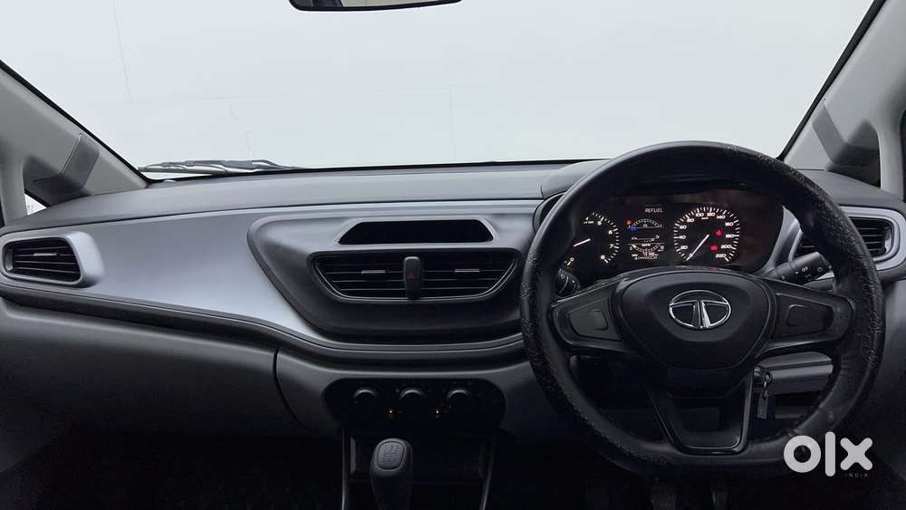 Tata Altroz 1.2 Xe, 2020, Petrol