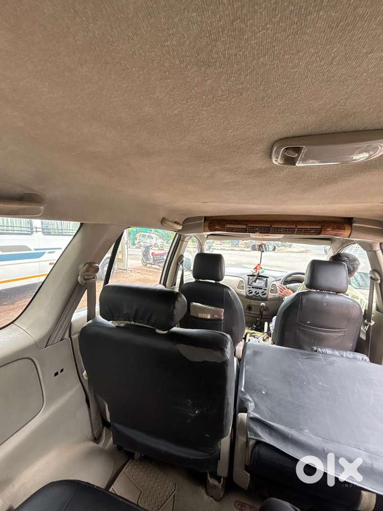 Toyota Innova 2010
