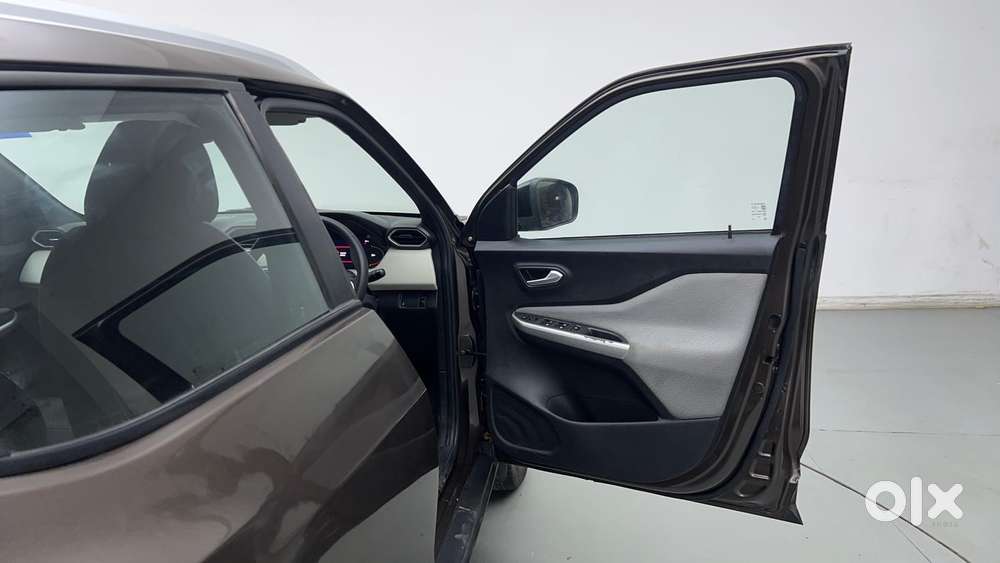 Nissan Magnite Xv Turbo, 2021, Petrol