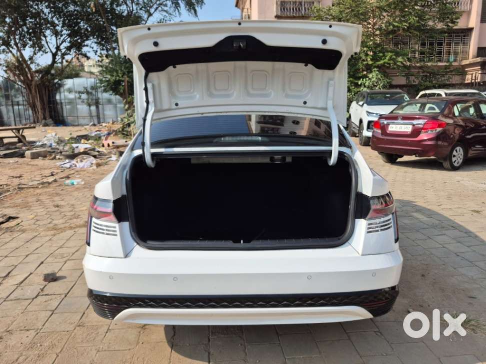 Hyundai Verna Sx (o) 1.5 Turbo Petrol Dct, 2023, Petrol