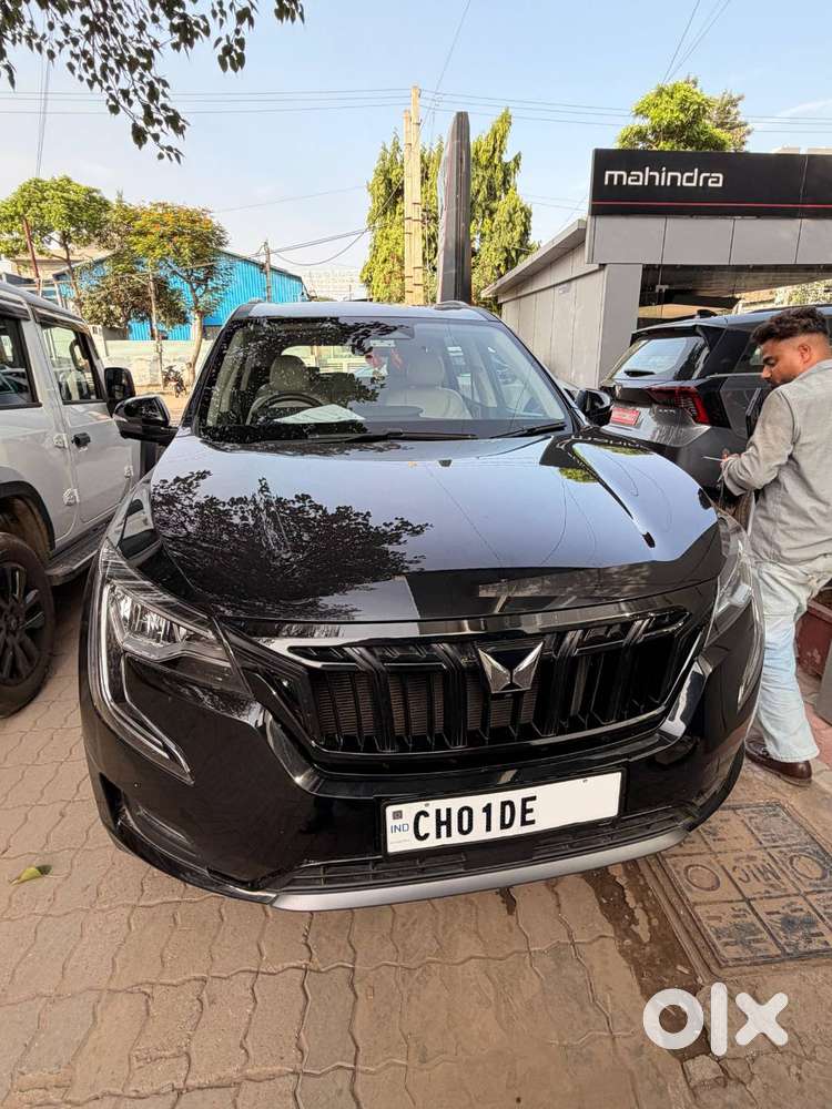 2026 Mahindra Xuv700 Ax7 At Luxury | Petrol | 14,200 Km | 2024 Make