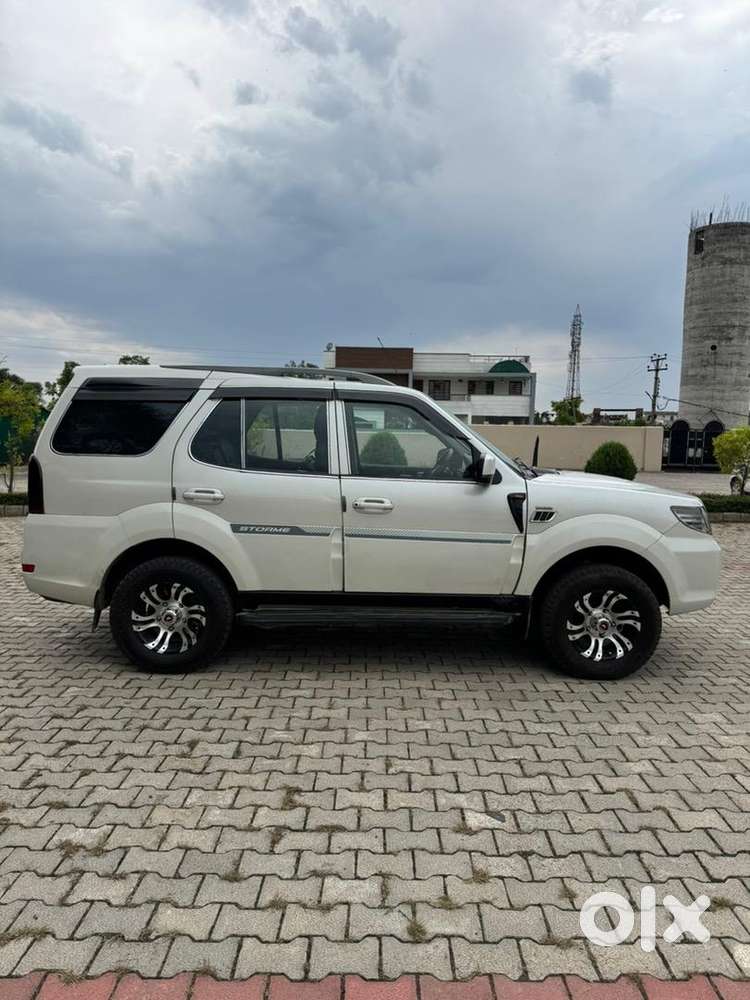Tata Safari Storme 2016 Diesel Well Maintained