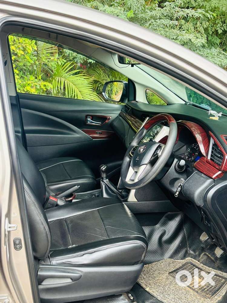 Toyota Innova Crysta 2.4 G Mt 8s, 2016, Diesel