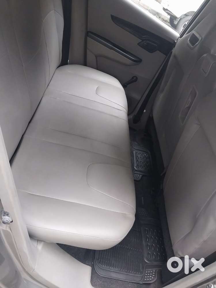 Mahindra Kuv 100 G80 K2, 2017, Petrol