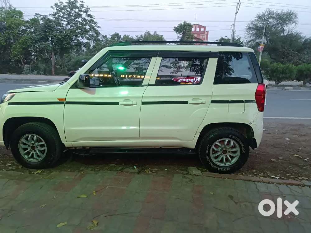 Mahindra Tuv 300 2015 Diesel 85000 Km Driven
