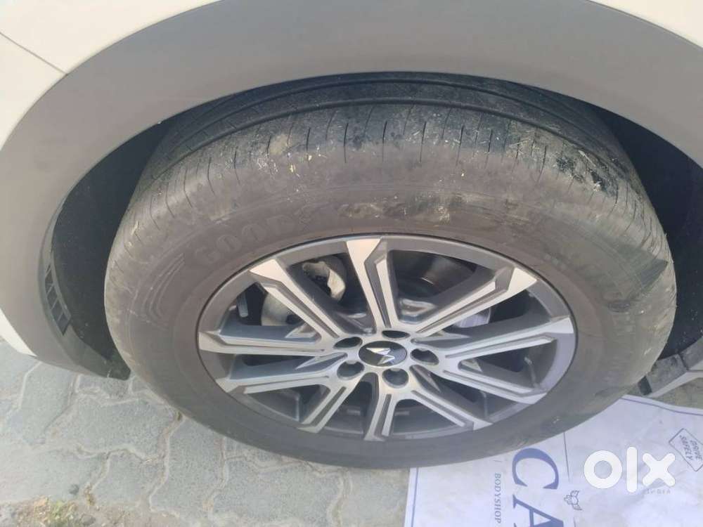 Mahindra Xuv700 2.2 Ax 7 Diesel Mt Str, 2025, Diesel