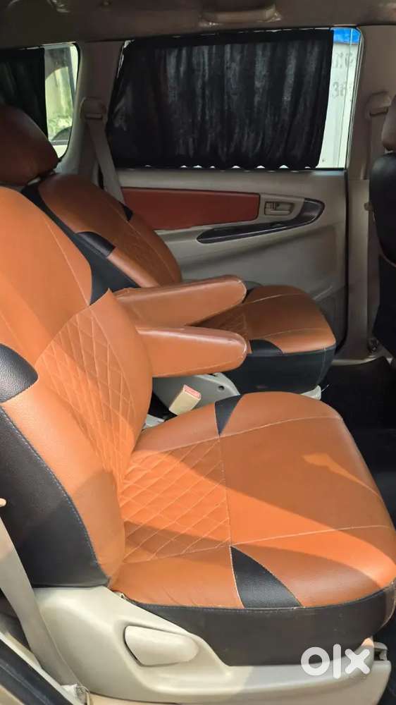 Toyota Innova 7 Str 2010
