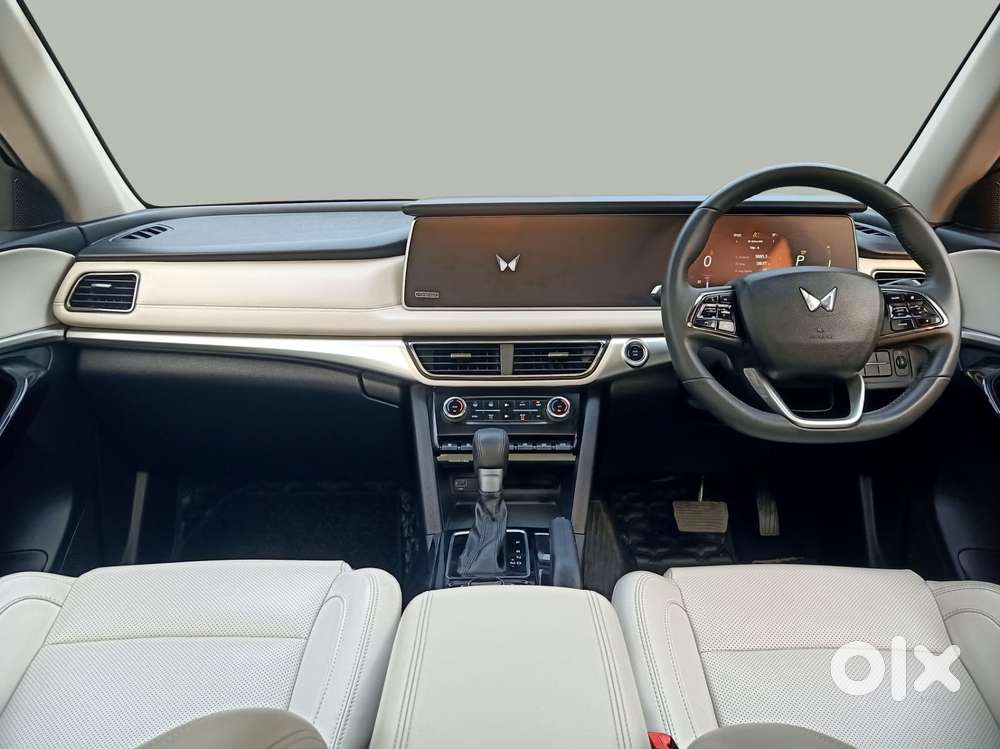 Mahindra Xuv700 2.0 Ax 7 Petrol At Str, 2024, Diesel