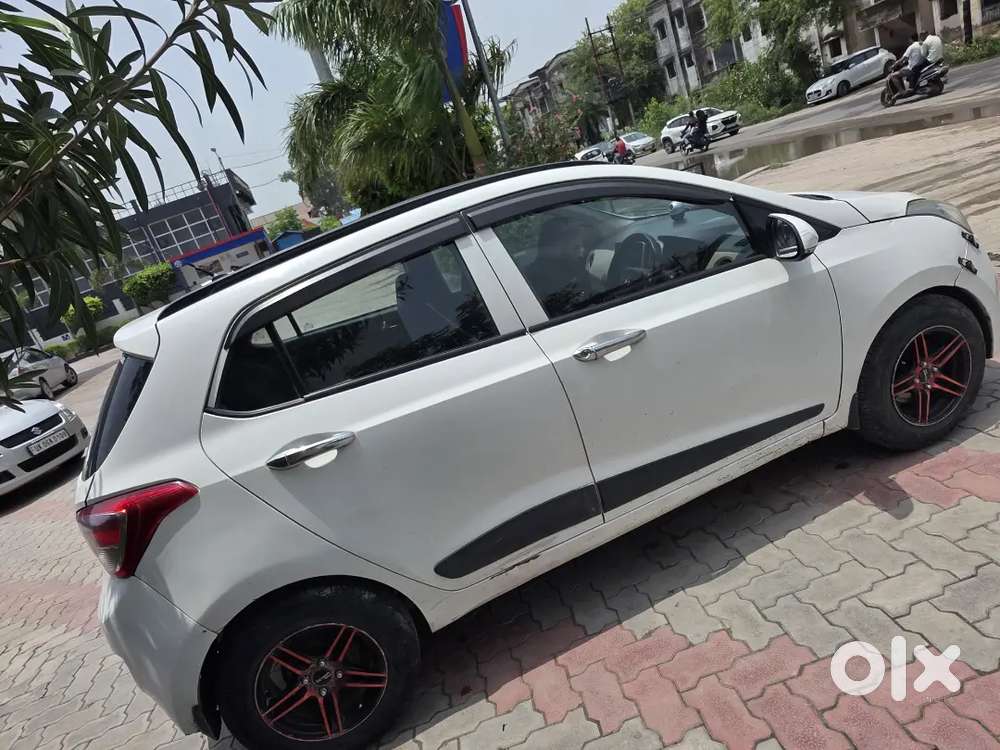 Hyundai Grand I10 Sportz 2016 Diesel Car
