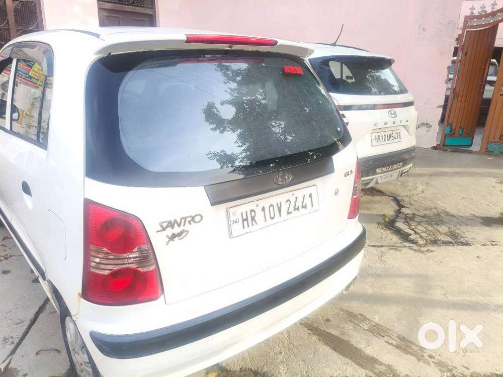 Cng Running Range 250 Km  One Cylinder Refill