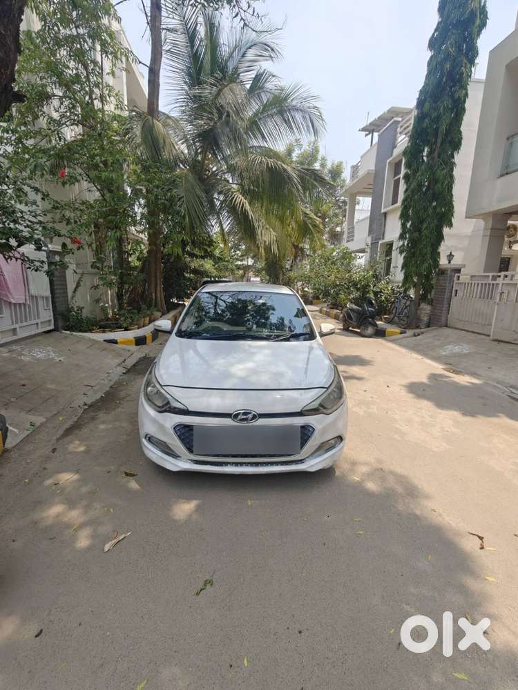Hyundai I20 White -top End