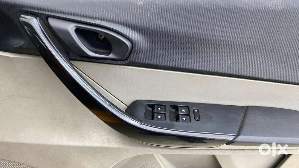 Tata Tiago 1.2 Revotron Xza, 2017, Petrol