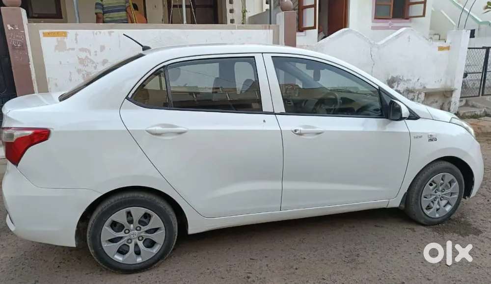Hyundai Xcent 2017 Diesel Good Condition All New Tyres Average 27kmpl