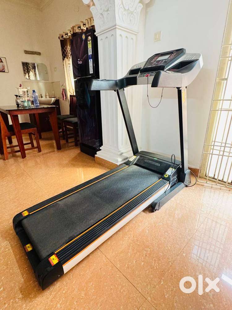 Durable Motorized Treadmill in Excellent Condition – Hardly Used